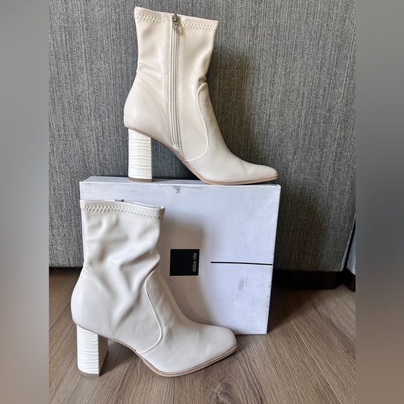 Dolce Vita Petya Ivory Stella Leather Ankle Boots - Picture 2 of 12